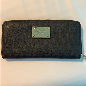 Black Michael Kors Wallet